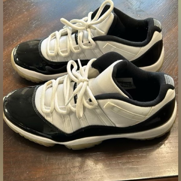 Air Jordan 11 Retro Concords Men Size 10 - Picture 2 of 2